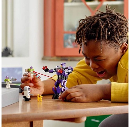 Lego Konstruktor Lightyear: Zurg Döyüşü